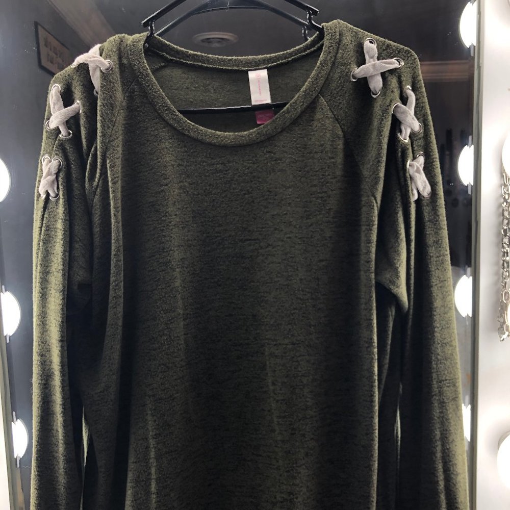 green shoulder stitch shirt